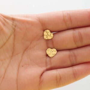 LoveBling 10k Yellow Gold Heart Nugget Stud Earrings (0.32" x 0.36")