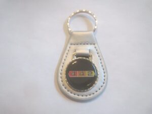 1965 1966 1967 1968 olds 442 4-4-2 tri color logo leather keychain - silver