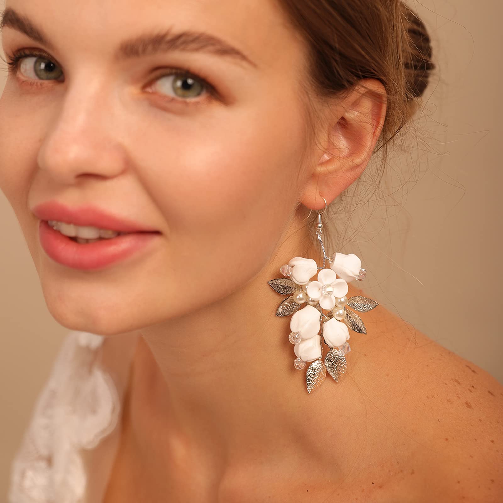 BERYUAN White Flower Earings Wedding Earrings for Brides Bridal Bridesmaids Earrings Accessories Prom Earrings Esthetics