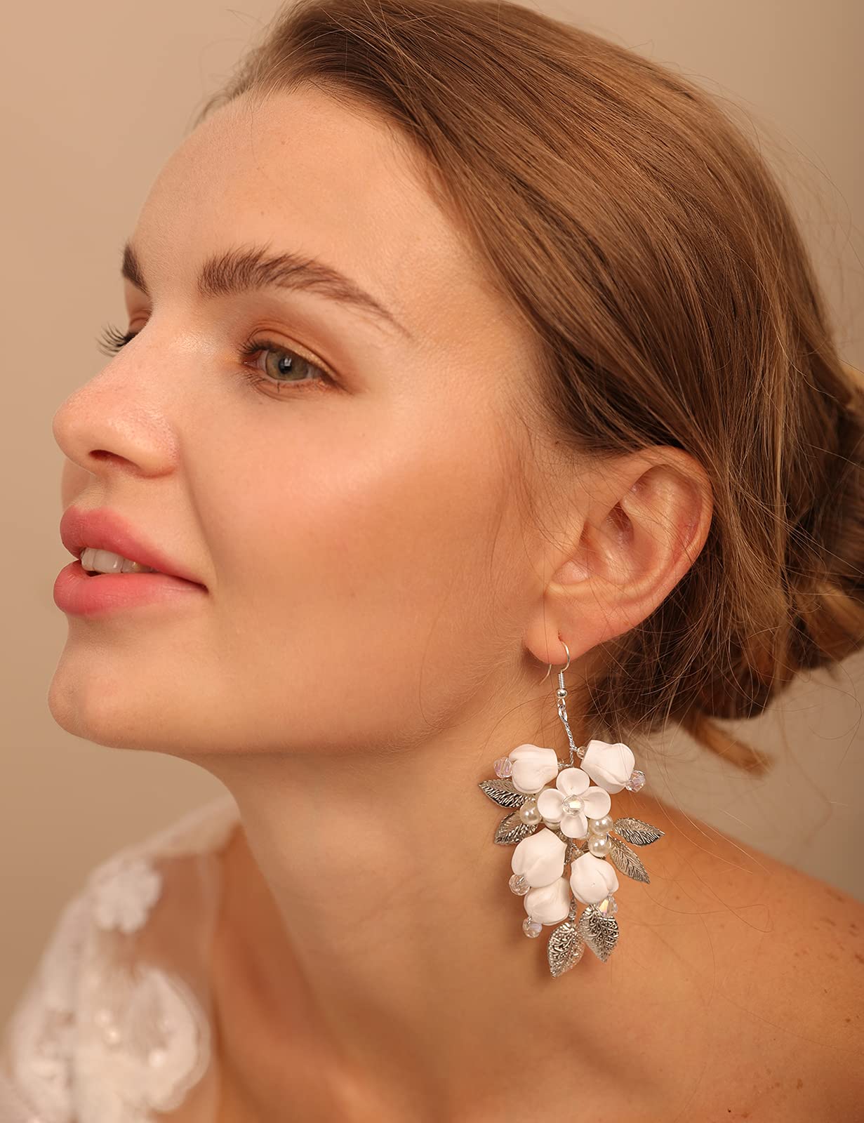 BERYUAN White Flower Earings Wedding Earrings for Brides Bridal Bridesmaids Earrings Accessories Prom Earrings Esthetics