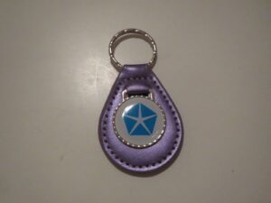 newport new yorker 300 lebaron lhs laser white logo leather keychain - purple