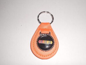 1965 1966 1967 1968 olds 442 4-4-2 tri color logo leather keychain - pumpkin