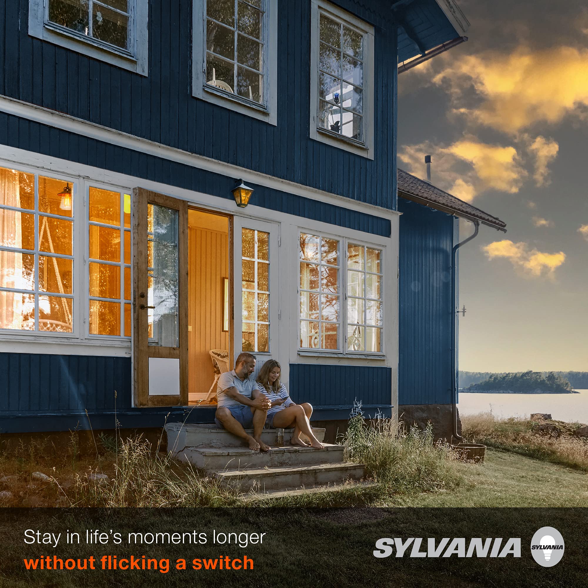 SYLVANIA Dusk to Dawn A19 LED Light Bulb with Auto On/Off Light Sensor, 60W=9W, 800 Lumens, 5000K, Daylight - 1 Pack (41289)