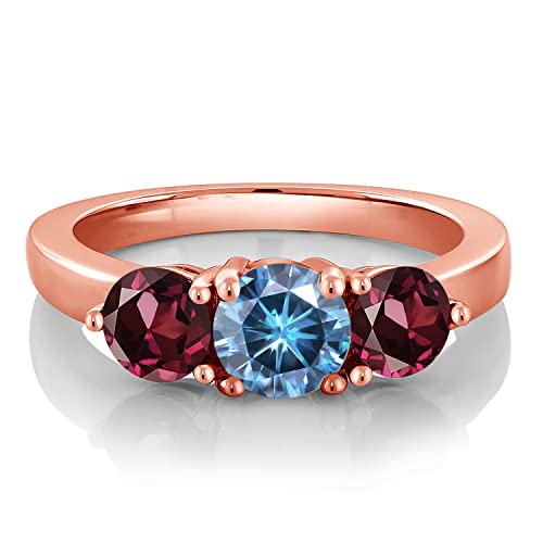 Gem Stone King 18K Rose Gold Plated Silver 3-Stone Ring Round Persian Blue Moissanite and Rhodolite Garnet Red (2.00 Cttw) (Size 9)