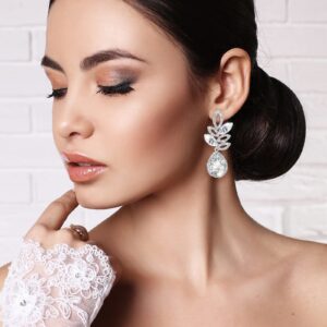 4 Pairs Crystal Cluster Earrings Wedding Rhinestone Dangle Drop Earrings Cubic Zirconia Teardrop Bridal Earrings for Women Bridal Wedding (Lovely Style)