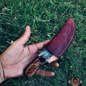 SDM Custom Handmade Hunting Knife Bush craft Knife Damascus Steel Survival Knife EDC 5'' Overall Walnut Wood With Sheath