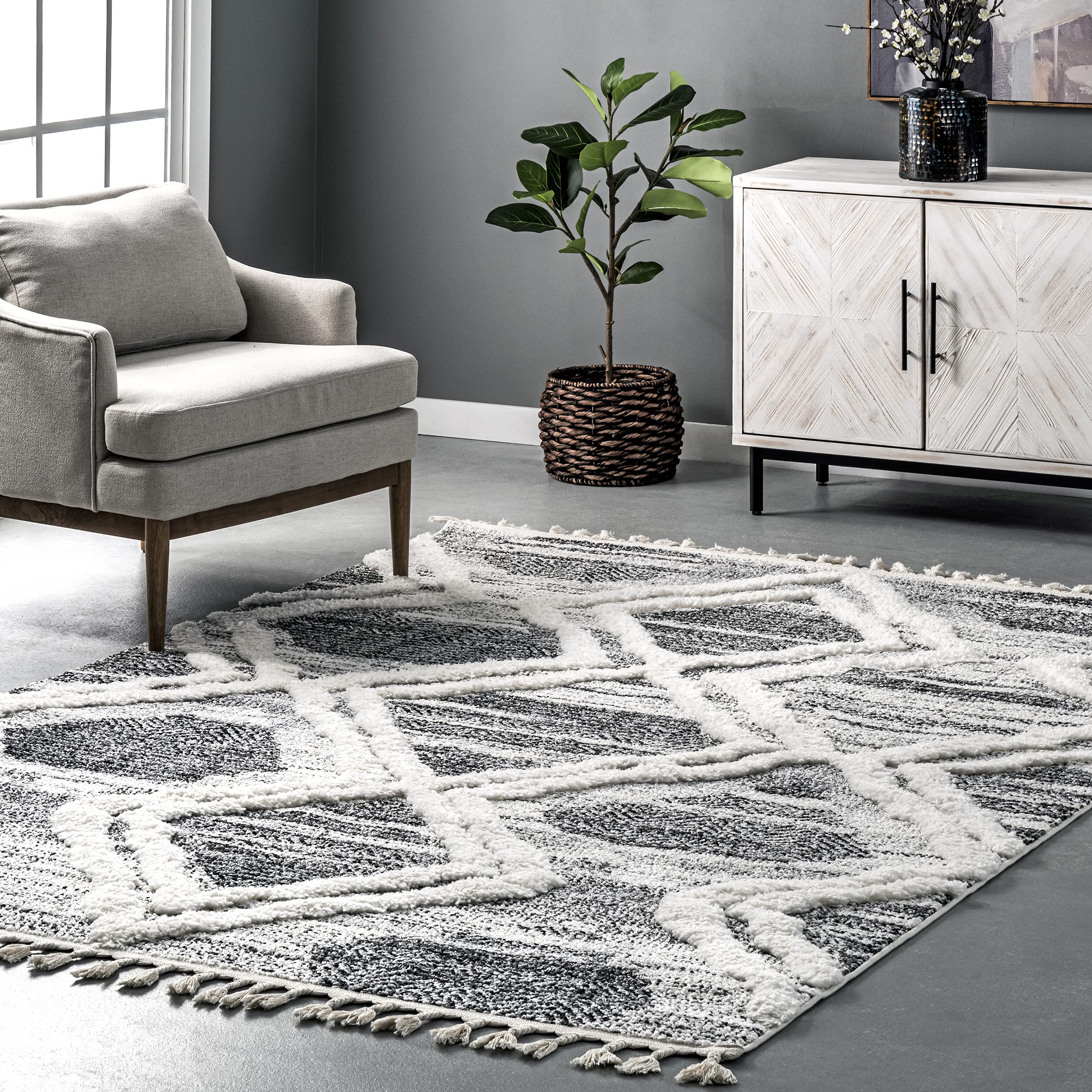 nuLOOM Prissy Abstract Trellis Textured Shaggy Tassel Area Rug, 8x10, Grey