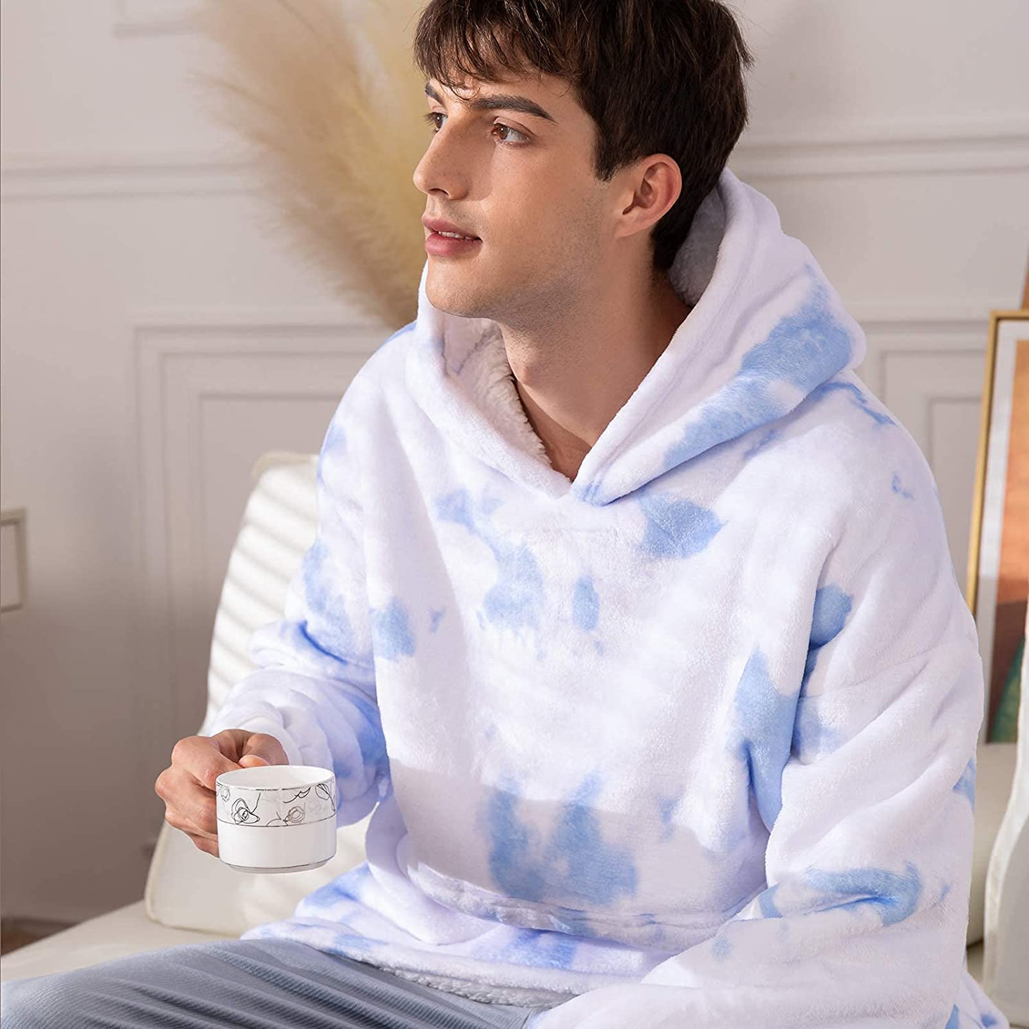 Wearable Blankets, Sweatshirt for Women and Men, Super Warm for Adult Women Men, Tie Dye Printed Pattern Big Wearable Blanket, 56” x 35” (Blue/White)