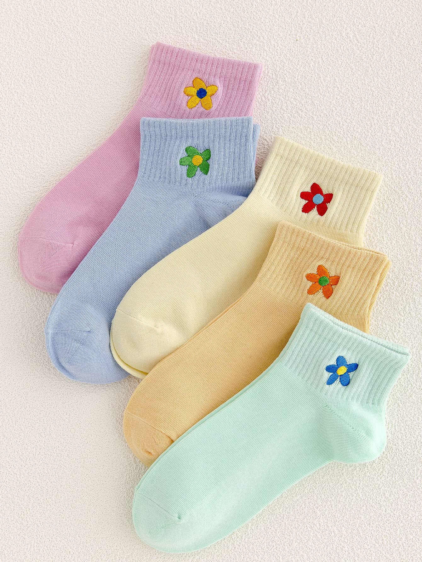 Verdusa Women's 5 Pairs Flower Embroidery Toe seamed Soft Crew Socks one-size