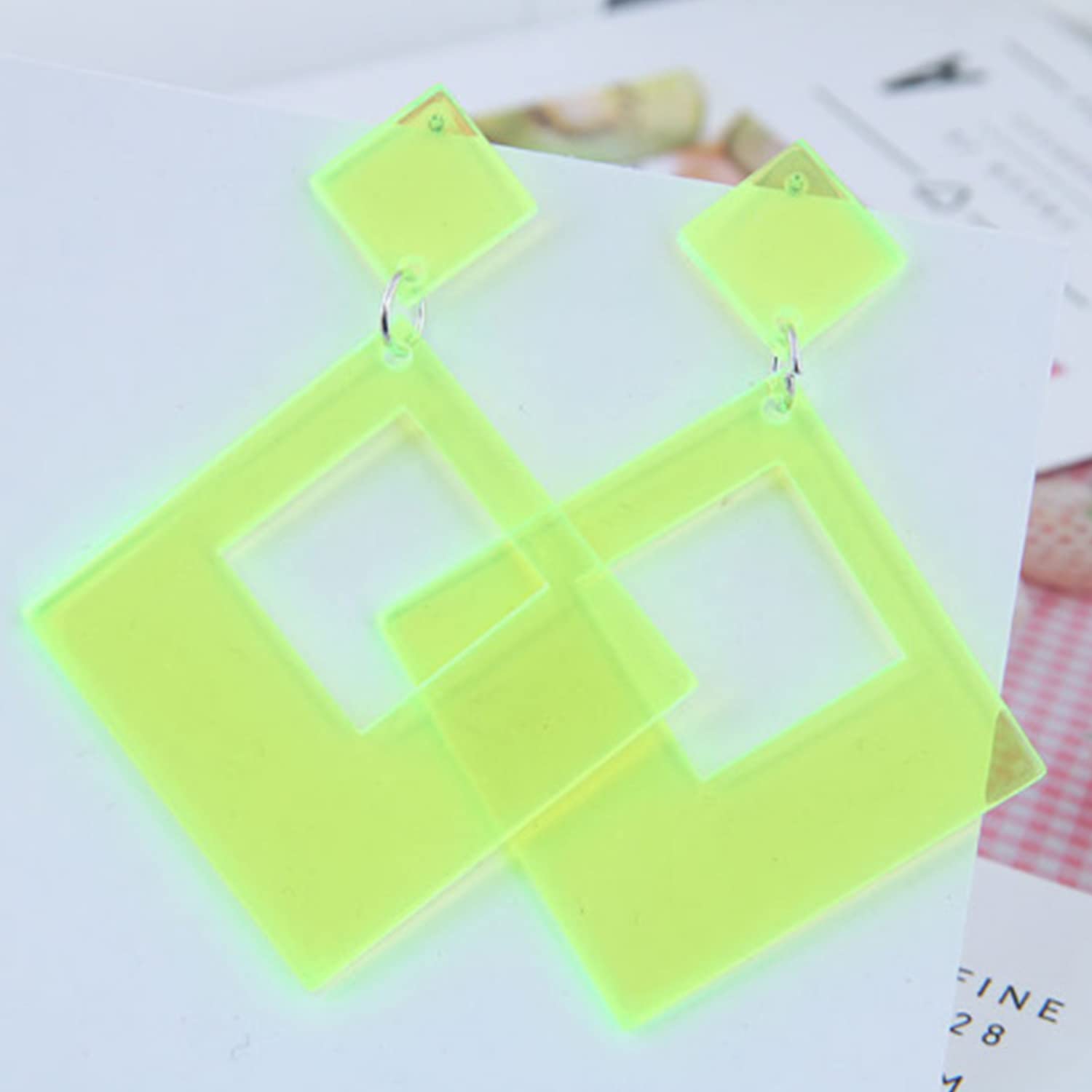 TIANHONGYAN Lightweight Unique 80s Retro Acrylic Dangle Earrings Geometric square Neon Drop Dangle Earrings for Women Party Costume Accessory (fluorescent green)