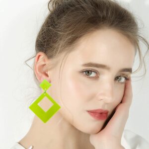 TIANHONGYAN Lightweight Unique 80s Retro Acrylic Dangle Earrings Geometric square Neon Drop Dangle Earrings for Women Party Costume Accessory (fluorescent green)