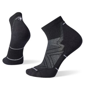 smartwool men's run targeted cushion ankle socks, black, large