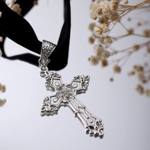 Sacina Gothic Cross Necklace, Zinc Alloy Black Cross Necklace, Halloween, Christmas Goth Jewelry Gift for Women (Silver Color Cross Choker)