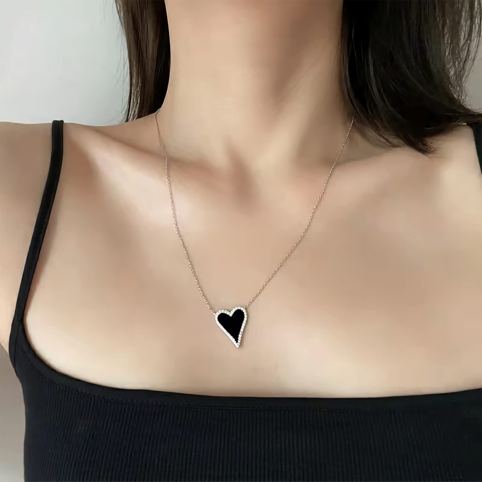 JINGDR Black Heart Necklace for Women Trendy Preppy Jewelry Gold Plated Black Love Heart Pendant, Heart Paperclip Chain Necklace Cute Heart Necklaces for Women Dainty Jewelry (Black)