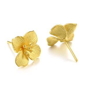 CHOW SANG SANG 999.9 24K Gold Price-by-Weight 4.49g Gold Hydrangeas Stud Earrings for Women and Wedding Occasion 86594E (0.12 tael/ 4.49 Grams, Gold)