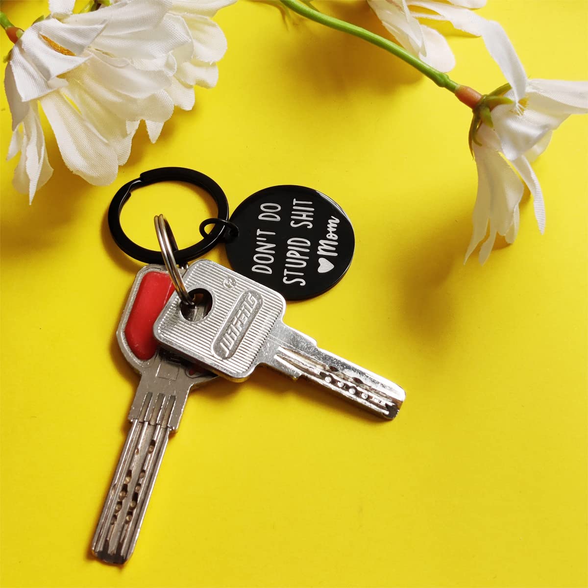 Funny Keychain Gift for Teenager from Mom, Don't Do Stupid Shit Keychain, Gag Sarcasm Gift for Son Daughter New Driver Birthday Graduation Valentine, Mother to Kids Go to College Presents (Black)