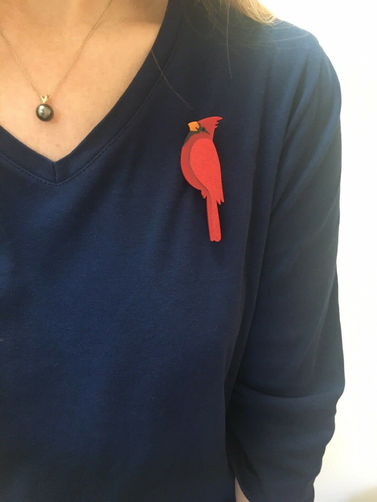 Generic Bird Brooch Pin for Women and Men, Acrylic Cardinal Red Bird Christmas Pin with Glitter, Winter Bird Jewelry for the Holidays