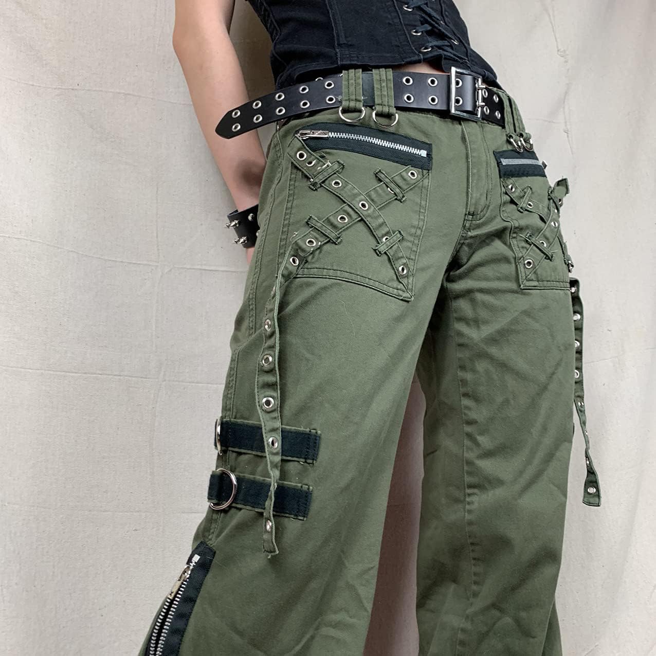 Ynocfri Women Harajuku Goth Pants Wide Leg Low Rise Baggy Pants Grunge Gothic Cargo Pants with Chain Streetwear(L-Army Green, S)