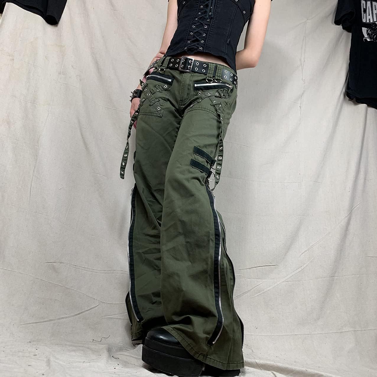 Ynocfri Women Harajuku Goth Pants Wide Leg Low Rise Baggy Pants Grunge Gothic Cargo Pants with Chain Streetwear(L-Army Green, S)