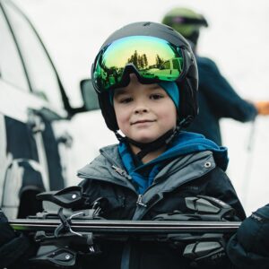 SMITH Youth Survey Jr. MIPS Snowboard Helmet with Built in Goggle (Matte Black (Green Mirror), Small/Medium)