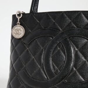 CHANEL Women's Pre-Loved Medallion Tote, Caviar, Black, One Size