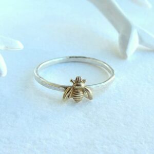 WDIYIEETN Cute Gold Tiny Honey Bee Ring Jewelry Wedding Band Thin Finger Ring Animal Lucky Honey Bee Knuckle Ring for Women (10)