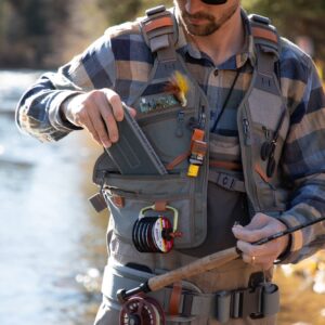 fishpond Flint Hills Men's Fly Fishing Vest - Gravel