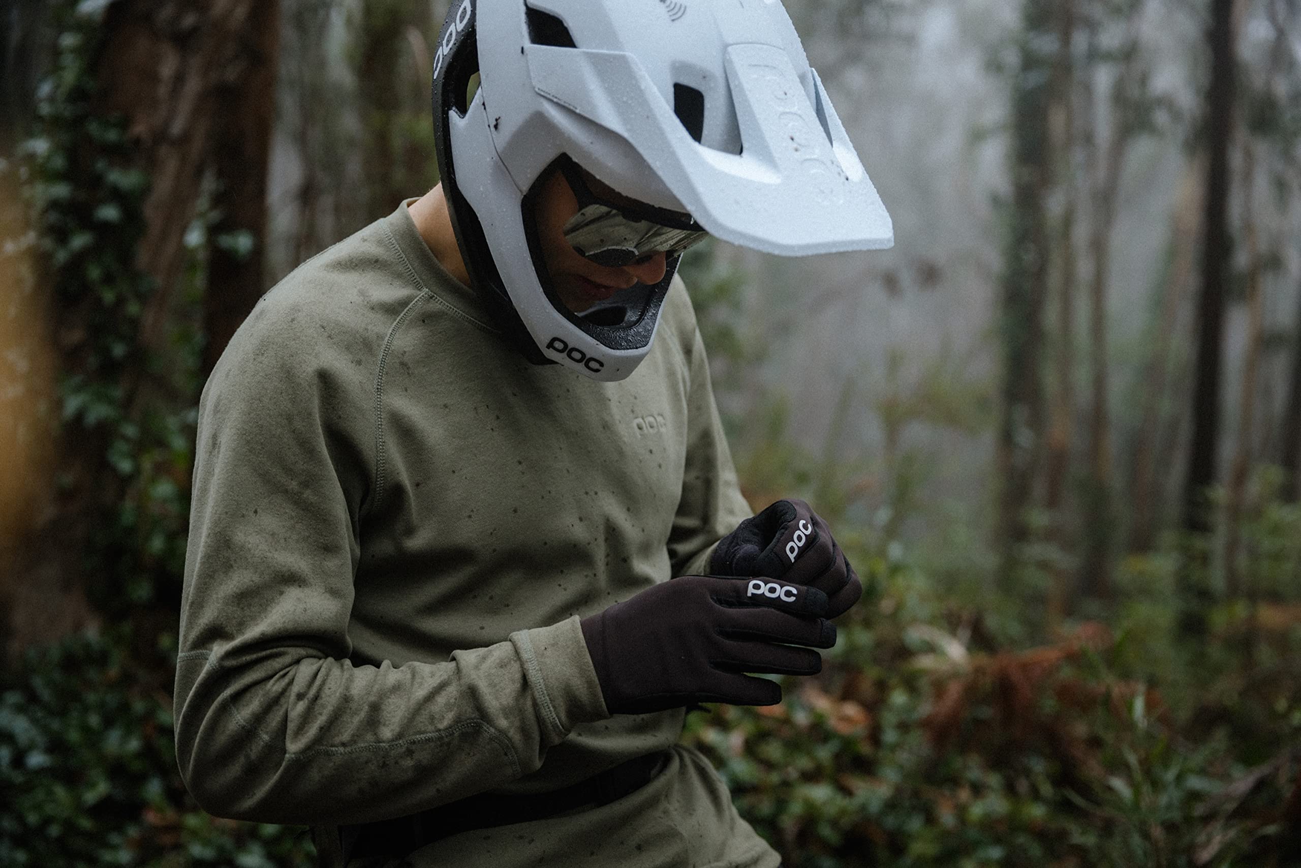 POC Axion Race MIPS Bike Helmet - Finely Tuned Trail Protection with Patented Technology, MIPS Integra and Full adjustability give Comfort and Security on The Trails