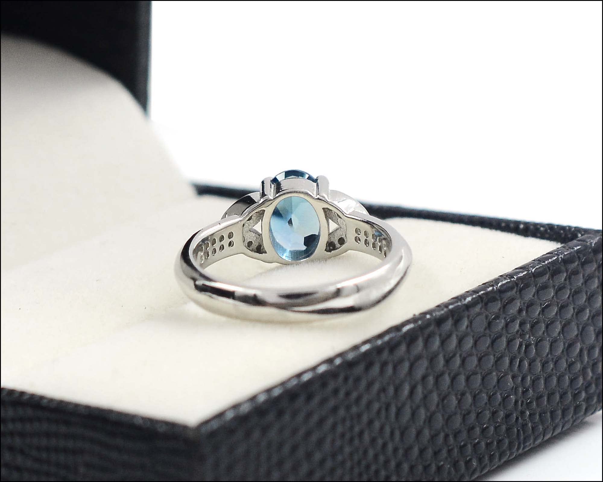 925 Solid Silver Natural London Blue Topaz 8X6 MM Oval Cut December Birthstone Statement Unisex Proposal Ring For Love and Friendship Gift (Rhodium Plated Silver, 6)