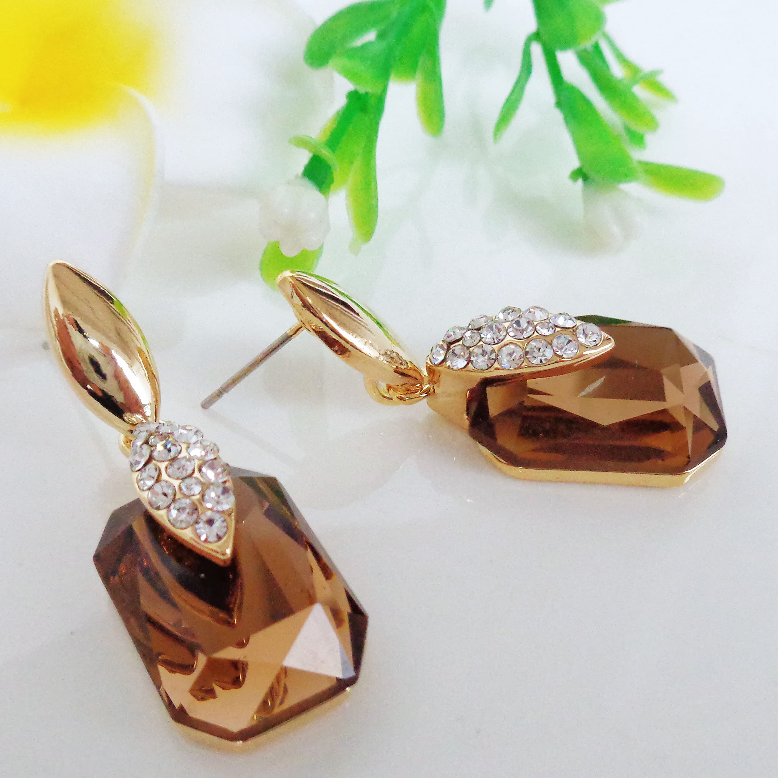 Navachi 18k Gold Plated Spindle Shape Metal White Crystal Square Brown Zircon Dangle Az1949 Stud Earrings