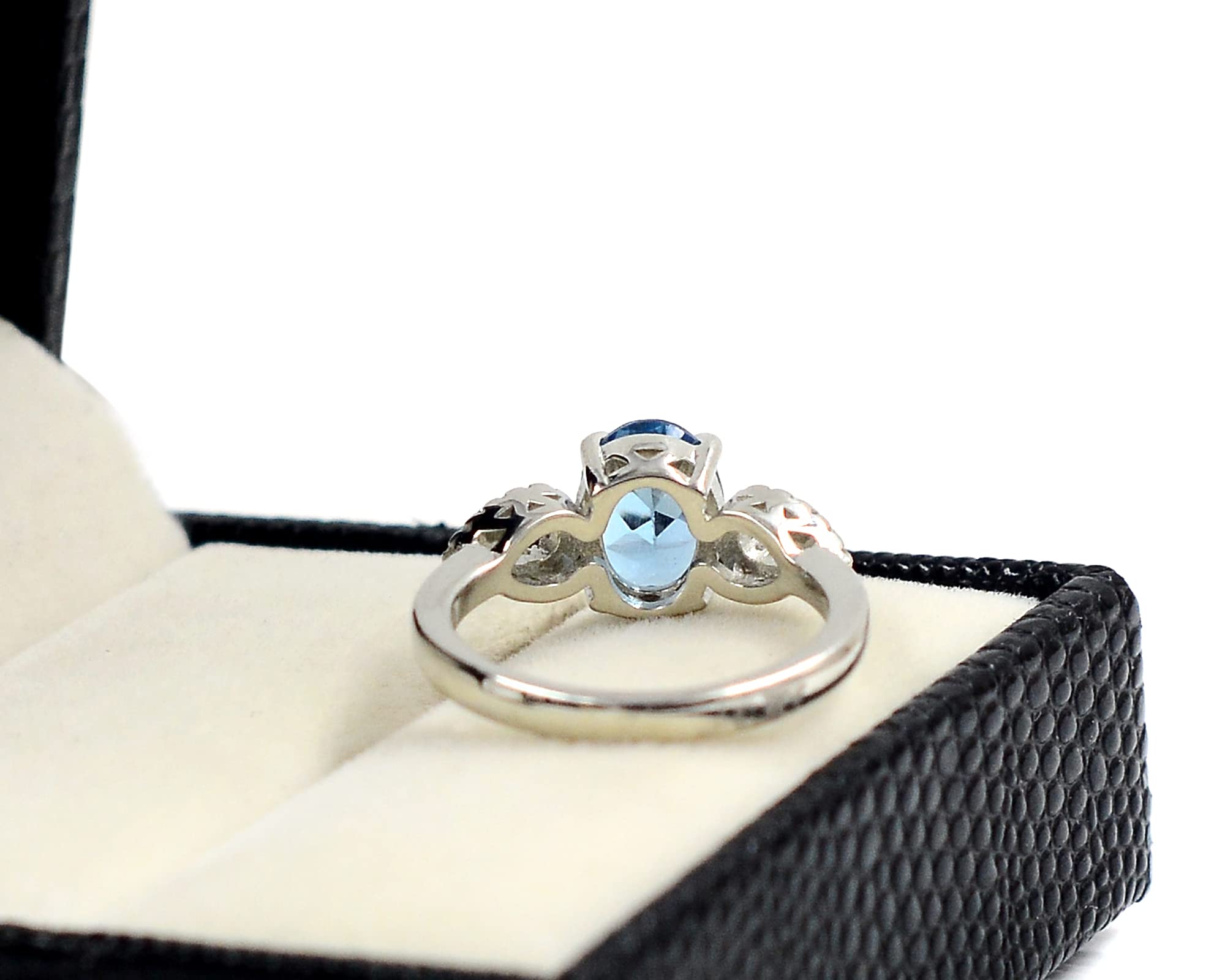 925 Sterling Silver Natural 9X7 MM Oval Cut Swiss Blue Topaz December Birthstone Solitaire Unisex Proposal Engagement Ring Wedding Jewelry Gift For Her (Rhodium Plated Silver, 7.5)