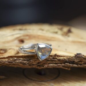 YoTreasure Natural Trillion Shape Labradorite Ring 925 Sterling Silver Jewelry