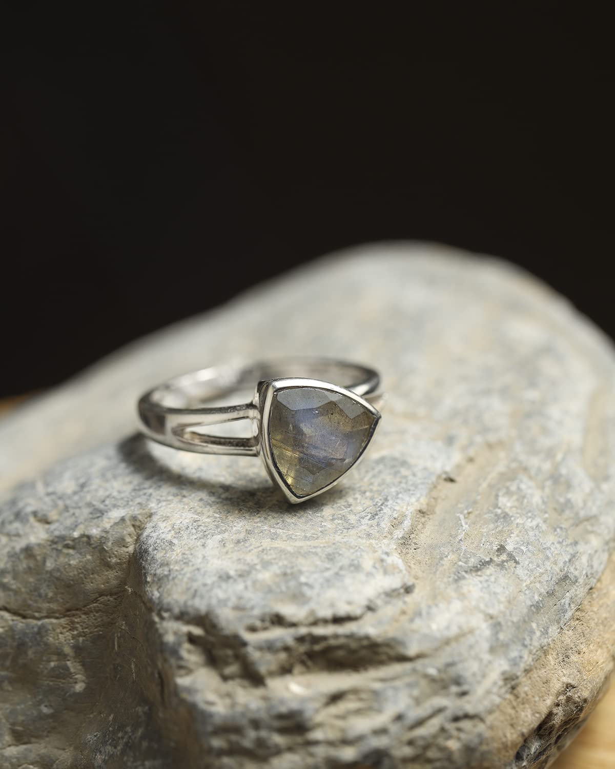 YoTreasure Natural Trillion Shape Labradorite Ring 925 Sterling Silver Jewelry