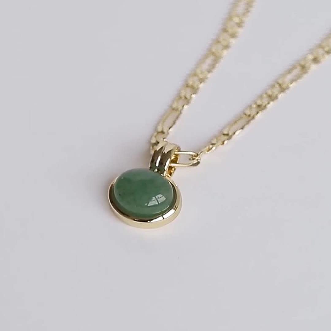 Candro 18k Aventurine Natural Stone Pendant Necklace (20''Chain), Green Retro Elegant Temperament Style Necklace With Gift Box, Suitable for Gift to Mom and Family