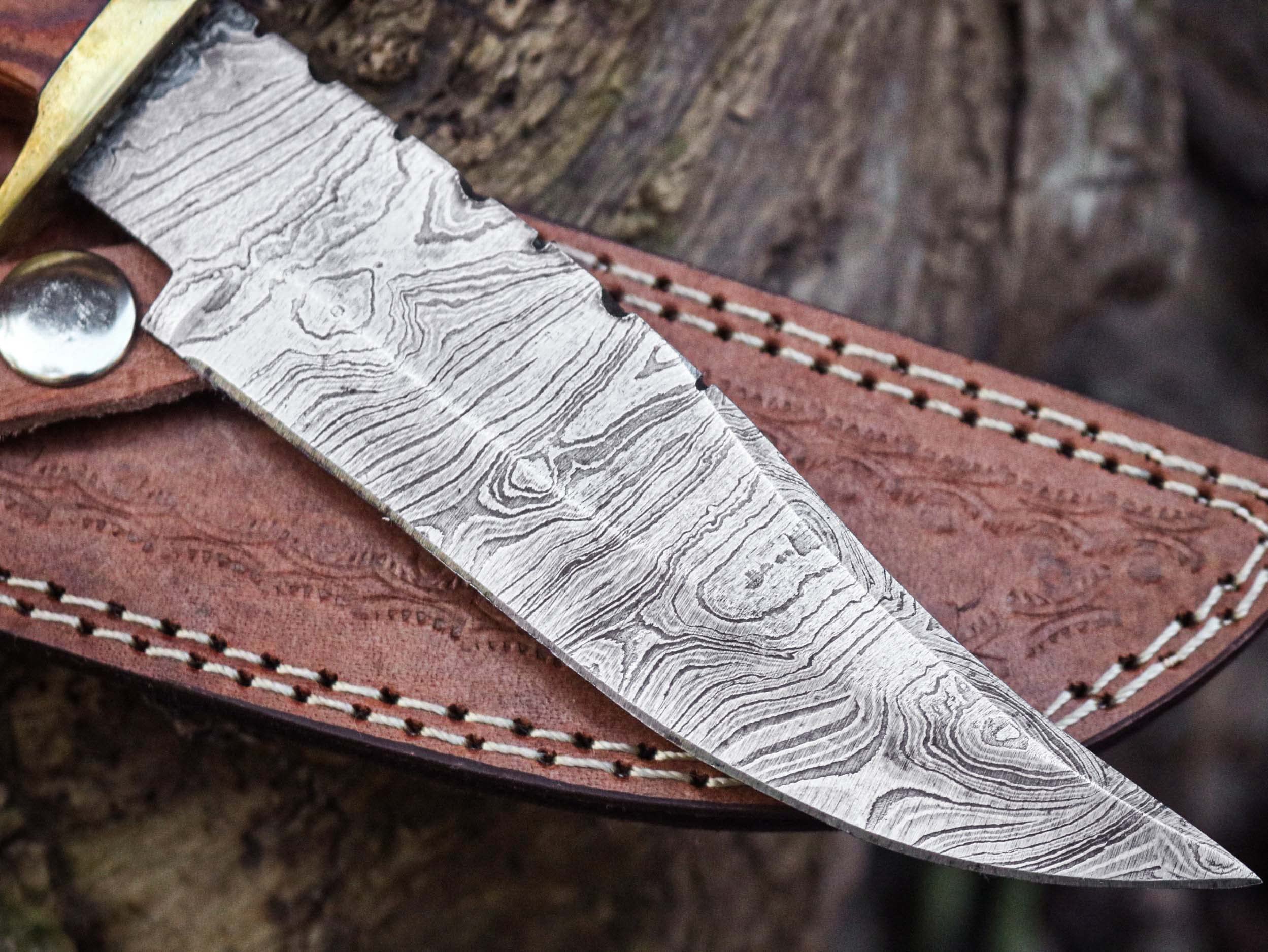 Custom Handmade Hunting Knife Skinner Fixed Blade Knife Damascus Steel 10'' Overall Rose Wood With Sheath