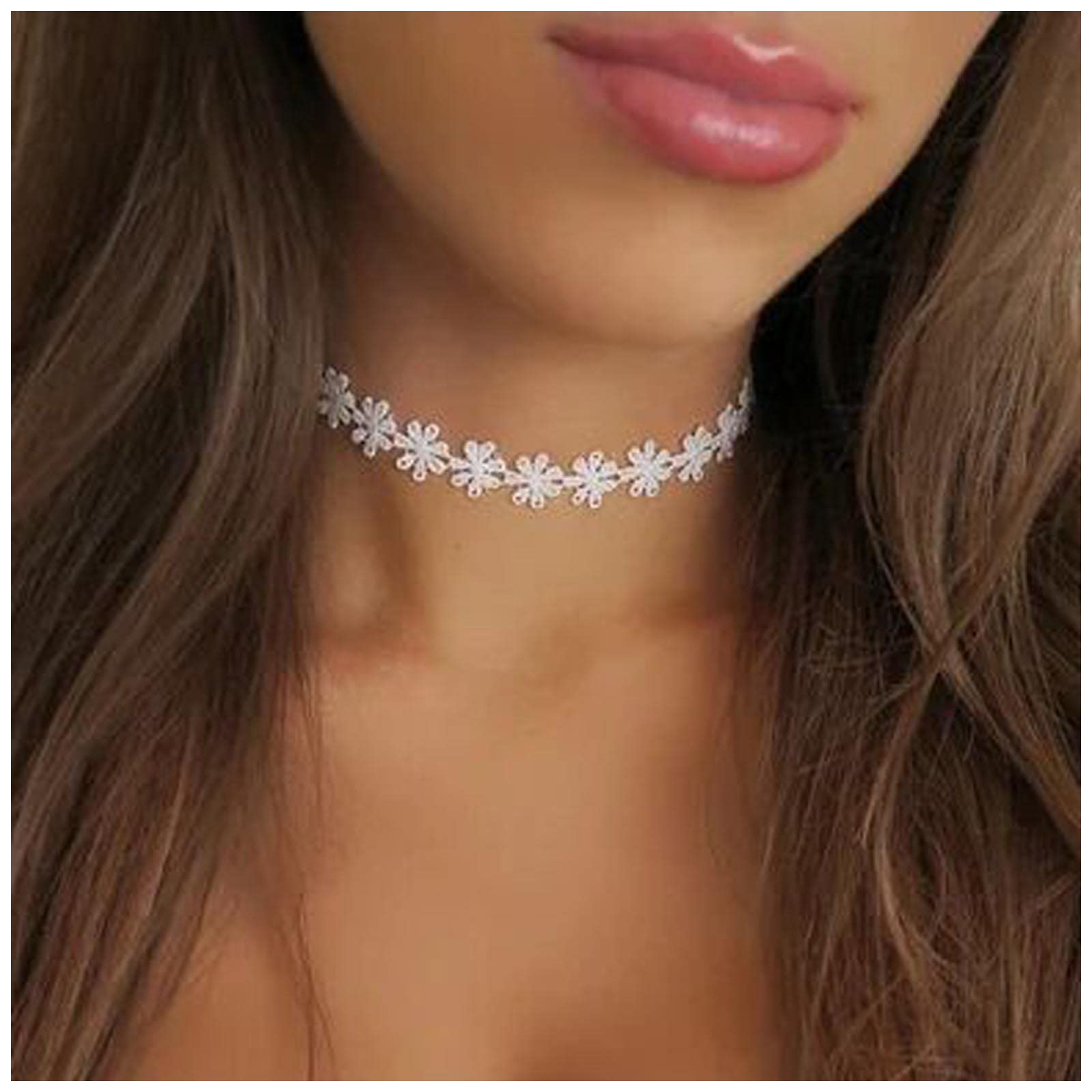 Yheakne Boho Flower Lace Choker Necklace White Lace Tattoo Choker Necklace Daisy Flower Collarbone Necklace Retro 90s Choker Necklace Chain Jewelry for Women and Girls (White)