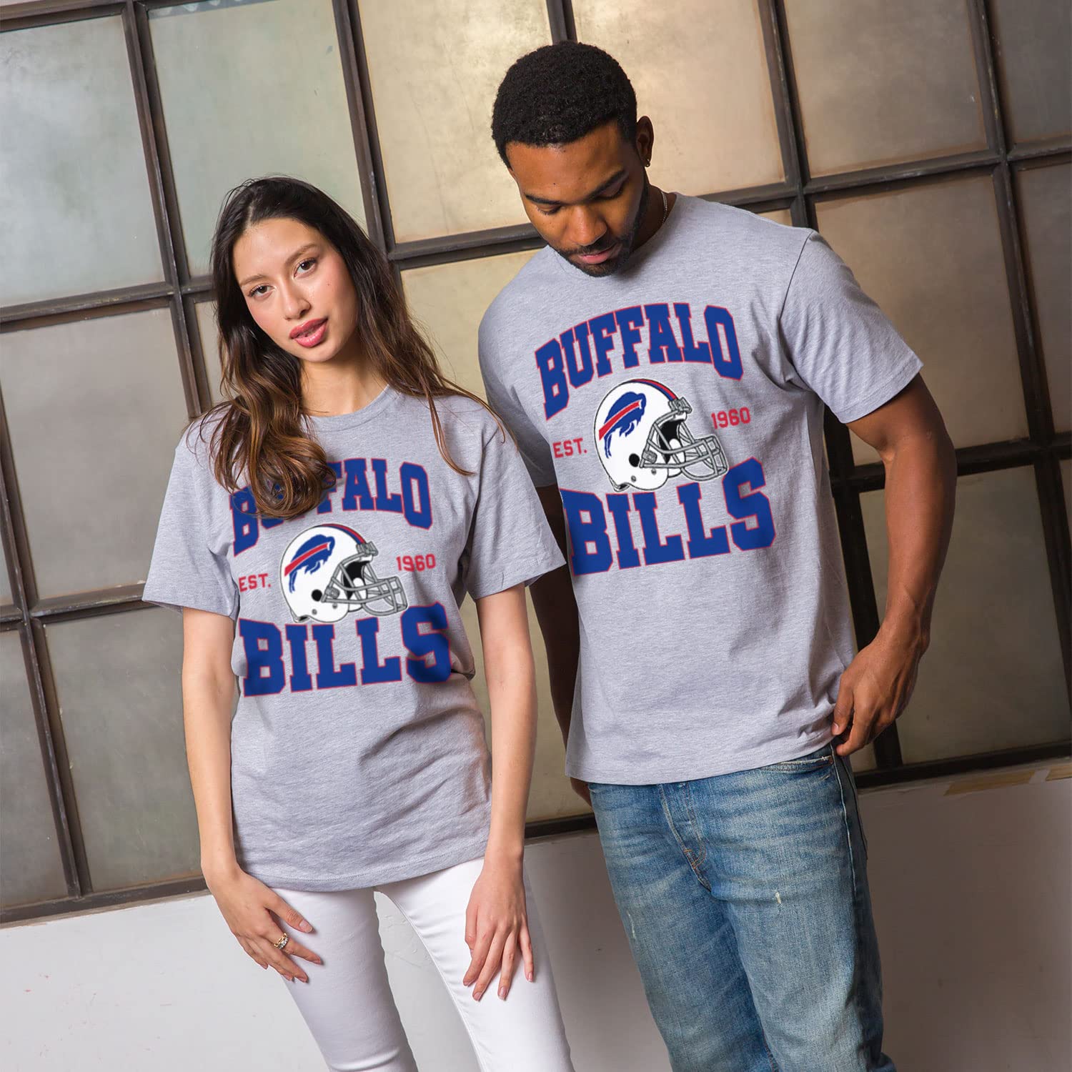 Junk Food Clothing x NFL - Buffalo Bills - Team Helmet - Unisex Adult Short Sleeve Fan T-Shirt for Men and Women - Size X-Large