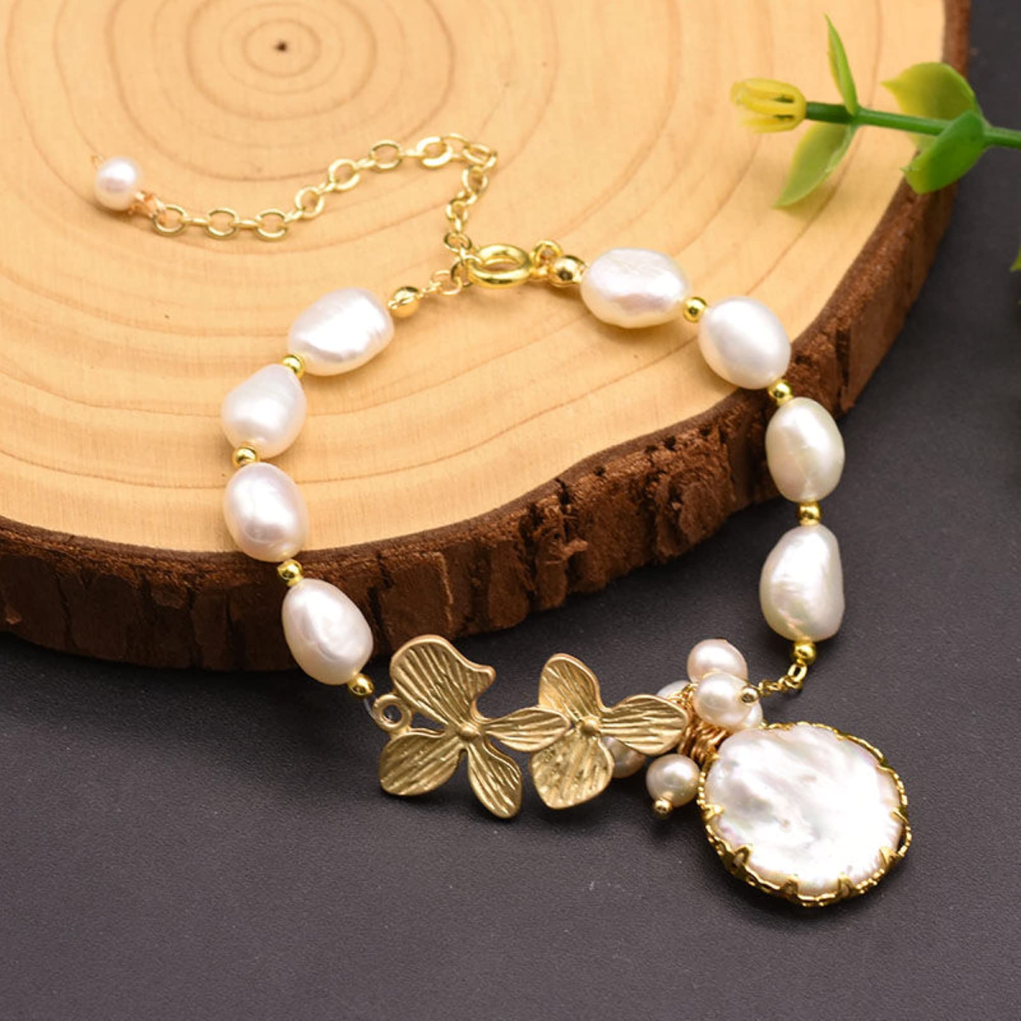 ELEXIS 18K Gold Dainty Baroque Pearl Bracelet For Women Wedding Handmade Originals Trendy Casual Freshwater Pearls Leaf Bracelet For Girls Gift Engaged Comfy Bridesmaid Hanging Jewelry