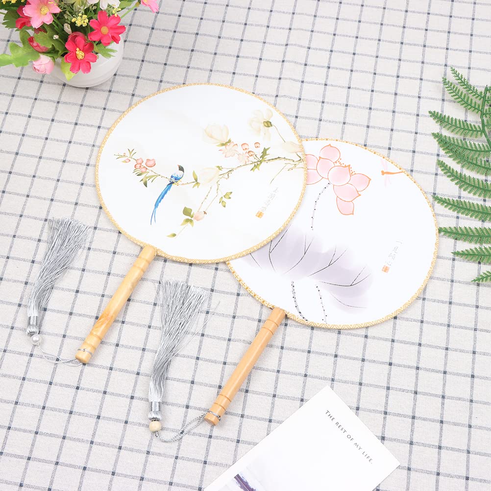 Eyomii 1 Pcs Chinese Round Fan Chinese Style Round Fan with Wooden Handle Portable Printed Vintage Fan Translucent Silk Ancient Hand Fan Gift for Girls Women.