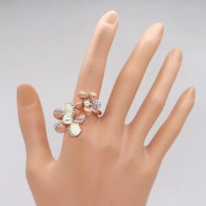 HSQYJ Fashion Crystal Flower Ring Elegant Rhinestone Cocktail Statement Rings Uniquely Stylish Fashion Creative Engagement Jewelry for Women Silver Plated