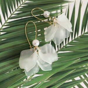 JIUIQL Boho Rose Petal Dangle Resin Earrings - Long Bohemian Drop Acrylic Tiered Flower Earrings - Statement Exaggerated Floral Tassel Earrings for Women (White)