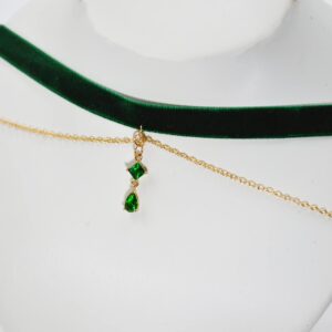 MOMOCAT Green Velvet Choker Necklace Preppy Cute Trendy Dainty Necklaces Aesthetic Jewelry Emerald Lace Chokers Necklace Adjustable for Women Teen Girls