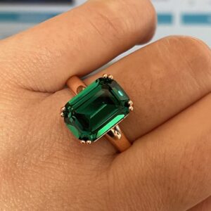 DCFSHEE Green Emerald-Shape Simulated Emerald Jewelry Ring with 18K Rose Gold Plated Silver Women's Engagement Solitaire Ring (US size 7)