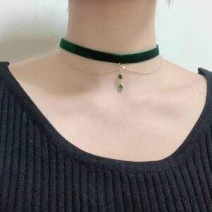 MOMOCAT Green Velvet Choker Necklace Preppy Cute Trendy Dainty Necklaces Aesthetic Jewelry Emerald Lace Chokers Necklace Adjustable for Women Teen Girls