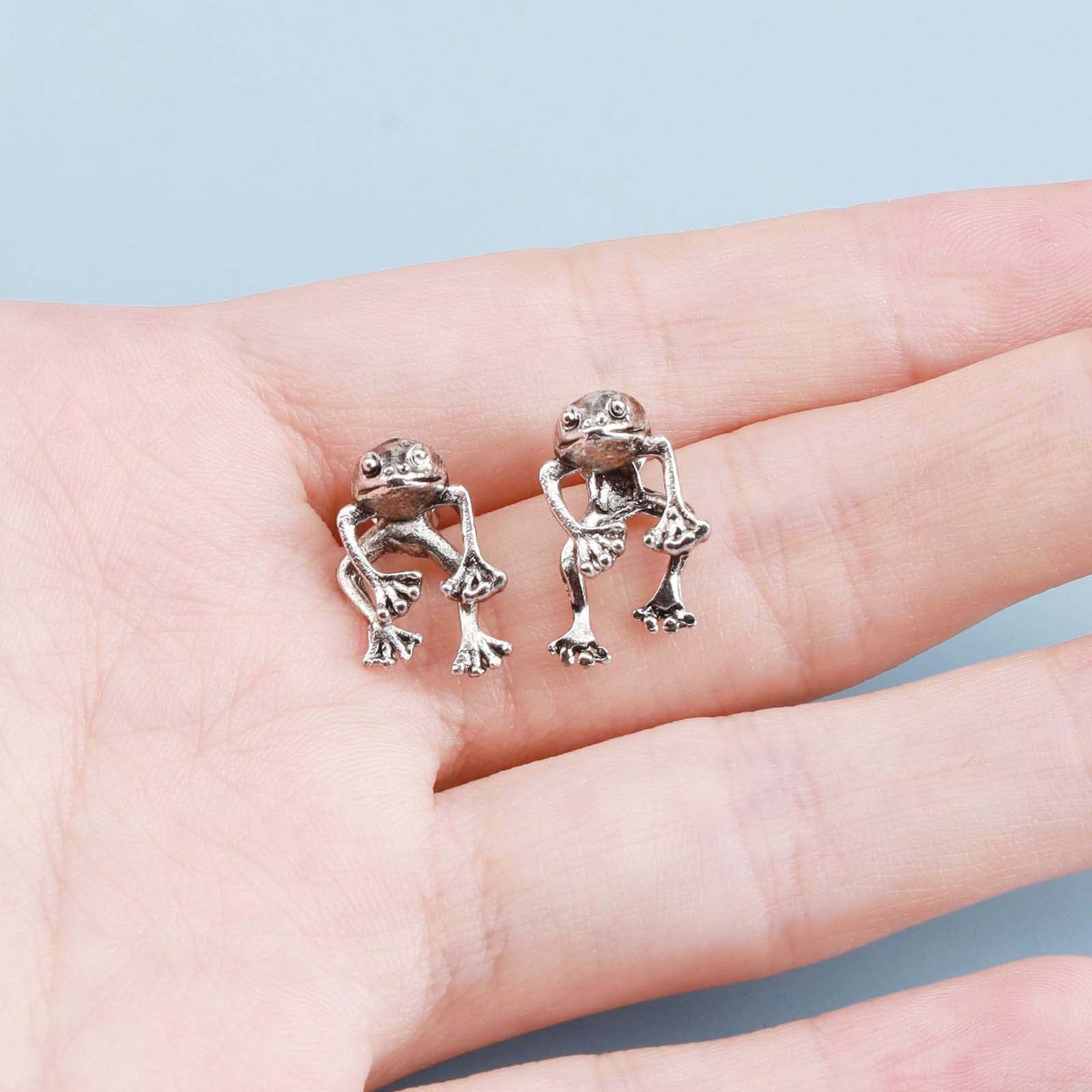 Yheakne Punk Frog Ear Jacket Earrings Silver Frog Dangle Earrings Minimalist Earrings Petite Animal Earrings Jewelry for Women and Girls Gifts