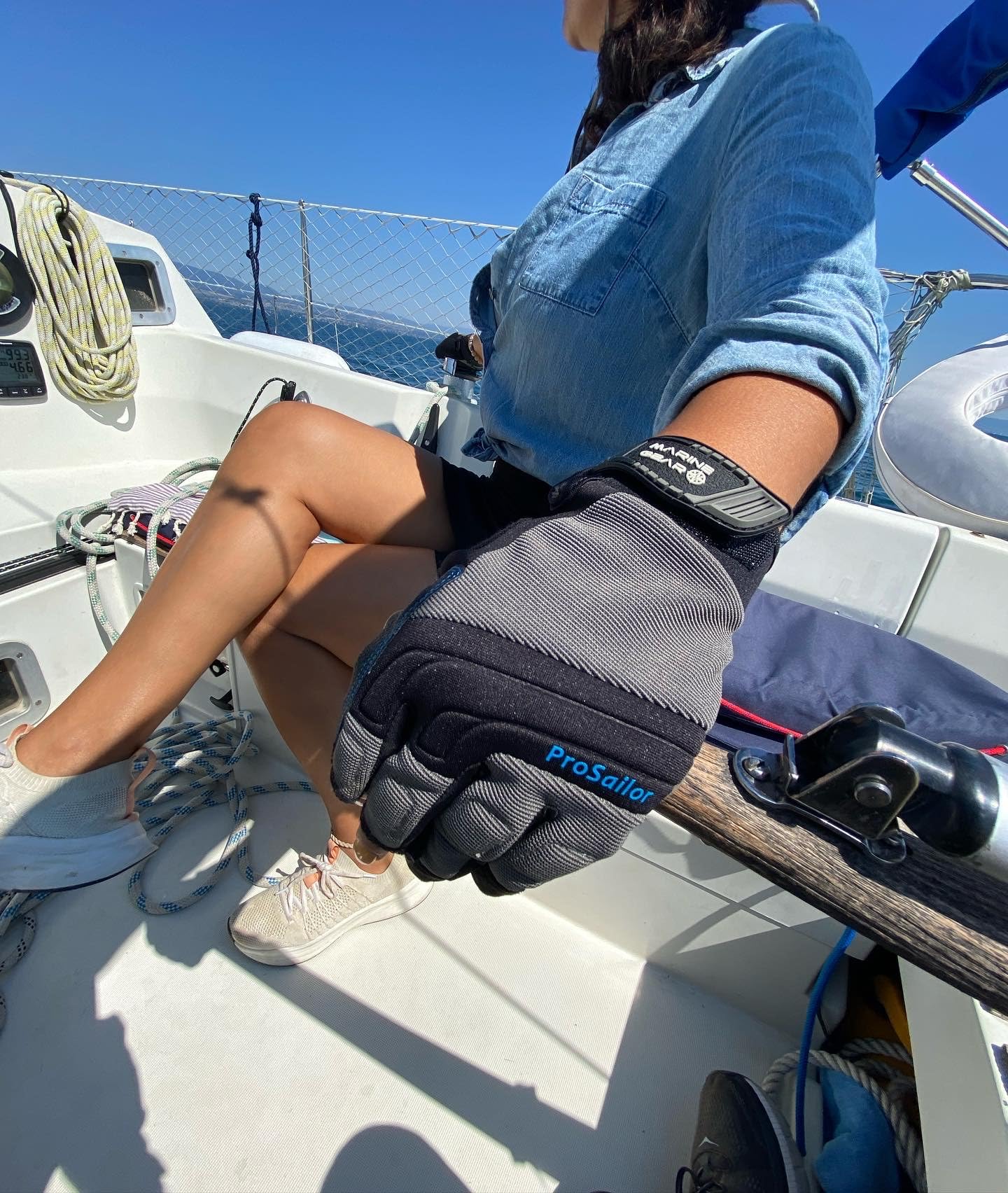 Marine Gear Sailing Gloves (Medium) - 3-Finger Dexterity Sailing Gear with Better Grip, Neoprene and Padded Knuckles, Reinforced Pressure Points