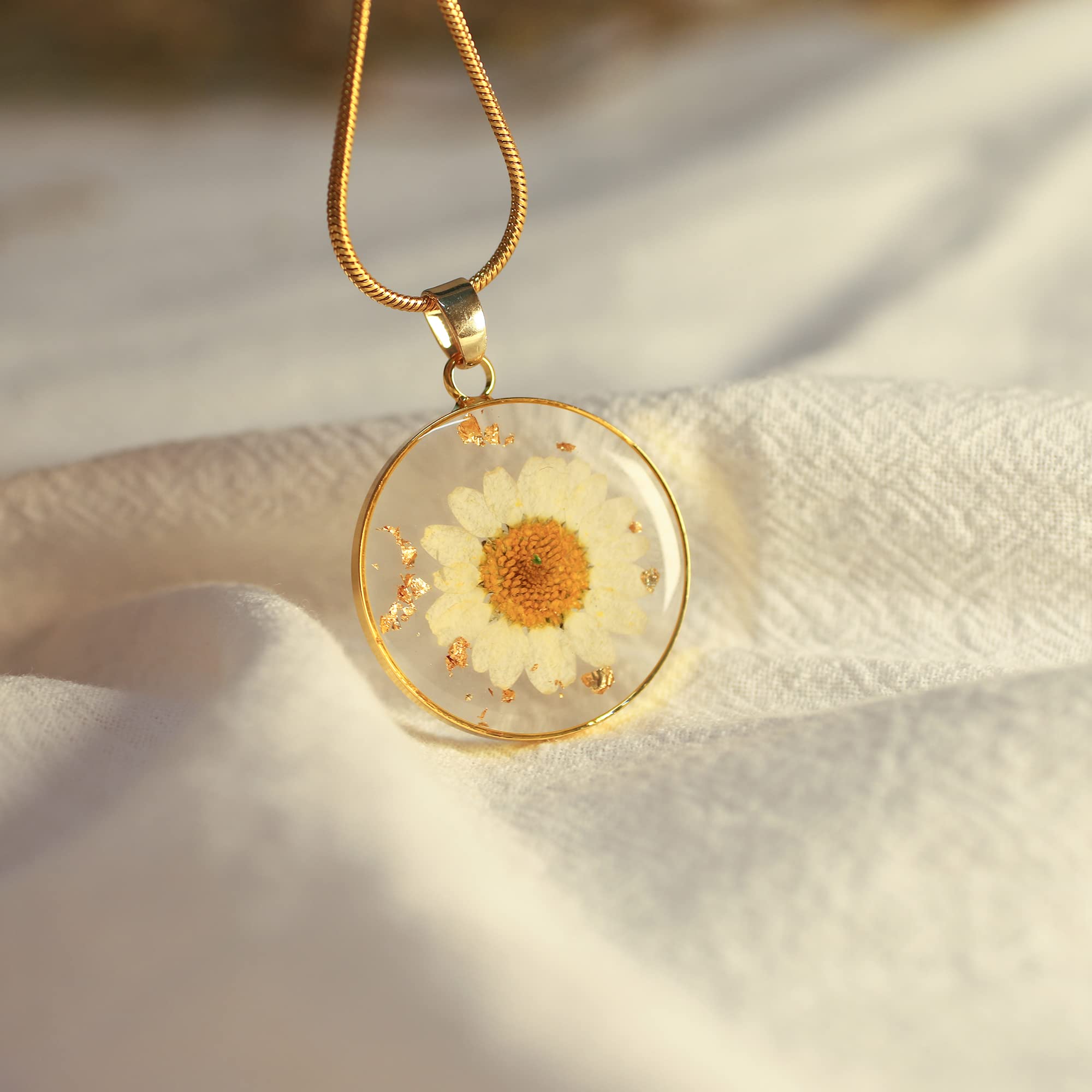 MOLUONAQI Handmade Pressed Flower Pendant Necklace-Birth Flower Women Necklaces, Cute Necklaces, Jonquil Pressed Wildflower Necklace| March Birth Flower Necklace