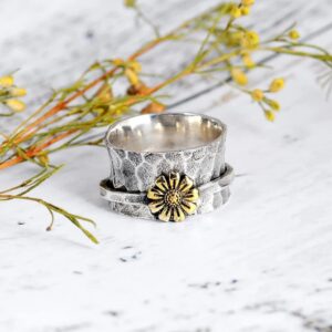 Daisy Flower Spinner Ring for Women Girls Men Anti Anxiety Fidget Rotate Freely Inspirations Stress Relief Meditation Stacking Middle Finger Wide Band Fashion Vintage Sunflower Statement Spin Ring Personalized Jewelry Gifts Bff Birthday (7)