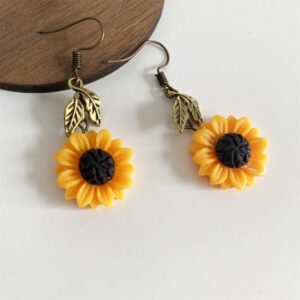 JIUIQL Handmade Resin 3D Sunflower Daisy Flower Dangle Drop Earrings Vintage Silver Leaf Bohemian Little Daisy Flower Hook Earring for Women Cute Elegant Summer Boho Jewelry (Vintage Gold)