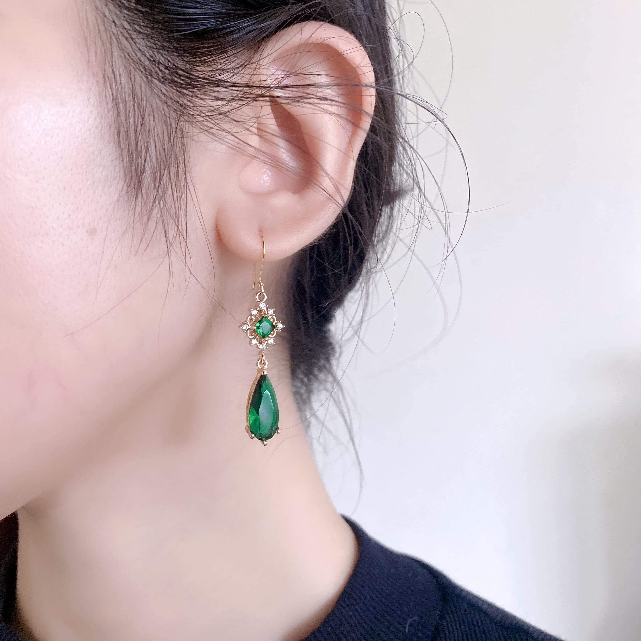 MOMOCAT 18K Gold Plated Vintage Emerald Green and Gold Hanging Earings Statement Earingings Dangling Formal Chandelier Fancy Dangle Earring Jewelry Hypoallergenic Long Fashion Earrings Aesthetic for